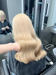 【⭐️ご新規様限定⭐️】ブリーチ➕透明感艶カラー🎀➕韓国トレンドカット➕ツヤトリートメント➕韓国巻き🤎