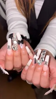 ハンドネイルやりたい放題持ち込み💅🏻( ¨̮ )💛長さ出有🙆🏻‍♀️