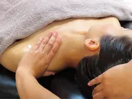 【疲労改善】頭・首肩・デコルテマッサージ付きご褒美ヘッドスパ（施術時間50分／所要時間80分程になります）