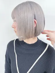 【ボブ×ハイトーンカラー】