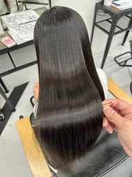 【湿気のうねりと紫外線ダメージ補習🌞】髪質改善トリートメント☔️🌀(ロング料金・スタイリング料金別途)