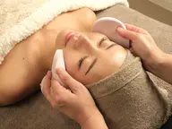 小顔矯正⁉️オールハンドリフトアップフェイシャル🌼➕すっきりドライヘッドスパ付 50分¥4,900