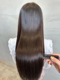 まるで地毛のような自然な質感に 💫 Premium艶髪ストレート(縮毛矯正)+カット+3stepTR ✨