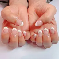 長さだしオフありハンドフレンチネイル