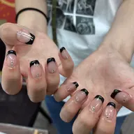 ベースカラーありでも◎フレンチネイル🥣初回オフ無料