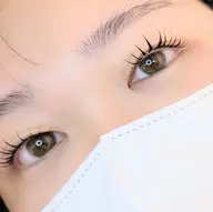 《アンドヘルシー》《LEDでのまつエク装着》【LEDフラット80本+ラッシュリフト】