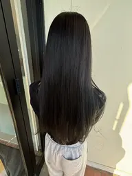 ブリーチなしのワンカラーとなっております!