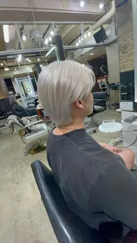 【ハイトーンになりたいメンズ限定、デザインも可】ブリーチ＋カラー＋カット⚾️