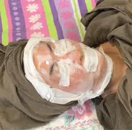 シワ、くすみ肌、乾燥肌におすすめ！炭酸泡パックケア(ヘッドトリートメントまたはハンドケア付き)