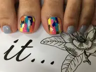 持ち込みフット親指デザイン  オフ有りカラー2色+ストーン5粒まで(ラメ、シール、ホイル込み)フットバス込み♡