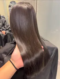 【似合わせカット✂️＋ケア縮毛矯正＋艶カラー（フルカラー）🔮ケアトリートメント】