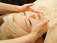 【Jrスタッフ】女性顔脱毛　化粧ノリUP✨産毛ケアにおすすめ◎