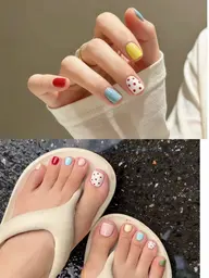 ハンドネイル ➕フットネイル　お色組み合わせは自由です。定額デザインも参加可能です。 パーツ2本まで選べれます。