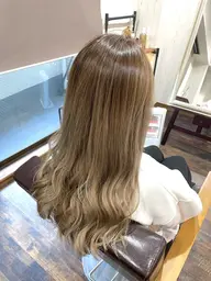 ケアブリーチを使ったダブルカラー+超音波艶トリートメント