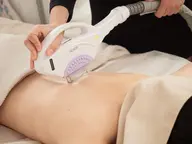 初回半額❗️レディース・全身脱毛(顔、VIOなし)薄着になる前のお手入れ✨腕も足、うなじや背中もツルツルに!