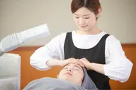 【人気メインコース】ニキビ、シミ、シワ、たるみ…全てのお悩みの方へ💡角質除去＋オイルパックで確実に綺麗へ導きます✨