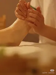 【足湯付き♪100分】全身もみほぐし+足裏+ふくらはぎ + ヘッド　コース