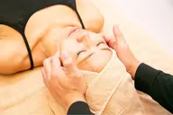 【小顔矯正】オールハンドでの施術です🙌同時にモニター様も大募集中です