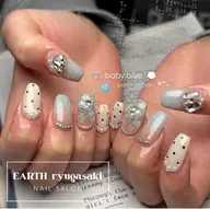 デザイン持ち込みネイル◎(パーツ別途)オフ込み/両手6本アートok/ その他ワンカラーになります。