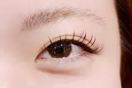 新パリエク マツエク後パリジェンヌパーマをかける施術になります✨180分マツエク80本前後