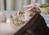 【剥離ハーブピーリング】凸凹肌・ニキビ・毛穴改善（頭皮マッサージ付き）※DTあり