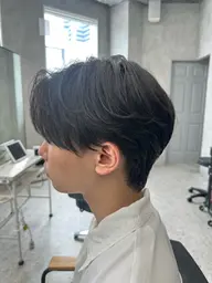 [簡単でカッコいい🔴]メンズカット＋毛流れカルマパーマ＋うる艶トリートメント付き