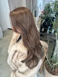 SNSで話題✨ダメージレスに明るめカラー🩷カット+ライトニングダブルカラー✨ケア剤込み✨