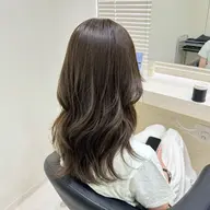 🌿赤味を消したい方におすすめ🌿透明感オリーブcolor🫒🤍+オリジナルトリートメント+コテ巻き🫶🏻✨