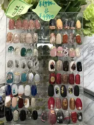 期間限定ニュアンスネイル💅オフ込み🌈甘皮処理＋ドライケア！！