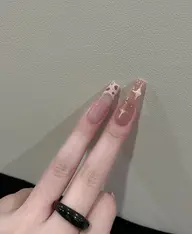 10本チップ長さだし4本持ち込みデザイン✨