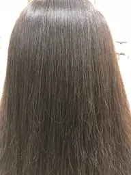 白髪染めです!全体でも根本のみでも値段変わりません!!