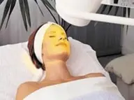 🎀バイオプトロン🎀可視光線を利用した光療法✨ニキビ跡に大好評‼️