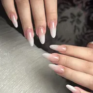 ☘️☘️チップ長さ出し10本+カラーグラデーション・ベイビーブーマー☘️☘️オフ+500円