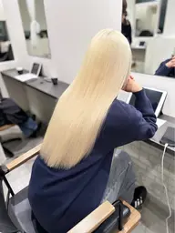 ミニモ限定料金‼️フルブリーチ＋艶カラー💛💛