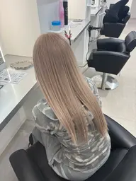 【4月限定クーポン✨/ご新規様も既存の方も❤️】ブリーチリタッチ+カラー+ケラチントリートメント