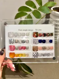 フットジェルネイル【 シンプルデザイン 】【アシンメトリー🌷】