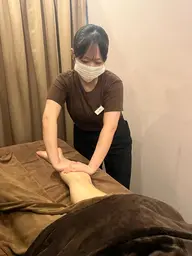 全身バリニーズ60分(ヘッド、フェイシャル、脚裏表、お腹、腕、背中)