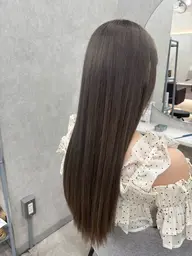 『ツヤツヤストレートに💘』縮毛矯正＋cmcトリートメント🥝