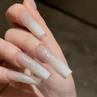 【4月限定】☘️☘️チップ長さだし10本+ミルキーホワイトキラキラネイル☘️☘️オフ+500円