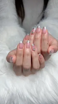 ガラスフレンチネイル