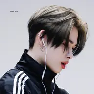 【🇰🇷メンズカット＋デザインハイトーンカラー🇨🇳】シャンプー、トリートメント込み❤️‍🔥