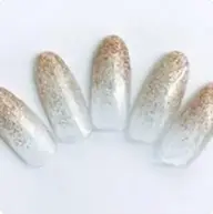 オフなし ラメグラデーション（根本がクリアで、先端がラメのグラデーション） ファイリング、ドライケア込み