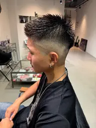 スキンフェード+メンズバーバースタイルカット