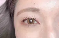 パリジェンヌラッシュリフト💍 真上に立ち上がる目元を最も強調するパーマです✨