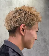 抜きっぱなしスパイキーショート【カット＋ブリーチ×2】