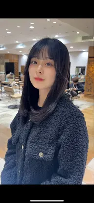 🥀前髪、顔周りの癖が気になる方におすすめ🥀 前髪縮毛💕 ケアトリートメント付き✨