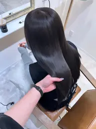 𓍯 minimo限定𓍯 高発色・赤み消し🫐アディクシーカラー + リペアトリートメント🫐