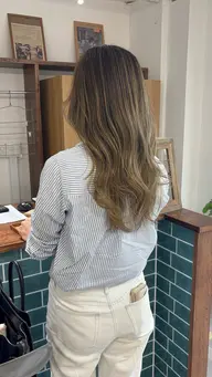 4月24日限定半額‼️【バレイヤージュ】エアタッチで作ります