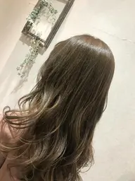 春🌸にむけてイメージチェンジ♪気分をあげていきましょう🧚🏻‍♀️カットは前髪カットのみヘアカラーは全体です