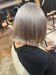 💚カット➕ブリーチカラー➕トリートメント💚